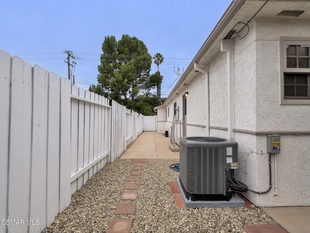 606 Hodencamp Rd, Thousand Oaks -HsHProd