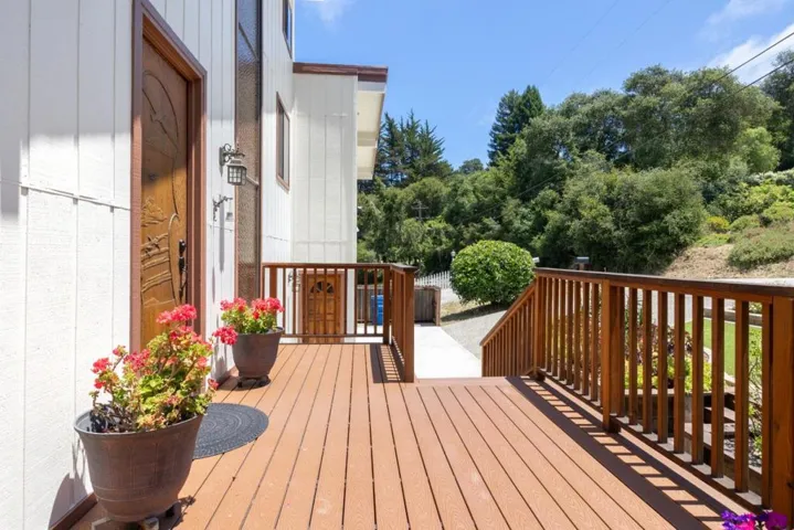 144 Bowen Avenue, Aptos, California 95003