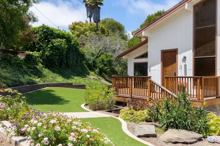 144 Bowen Avenue, Aptos, California 95003