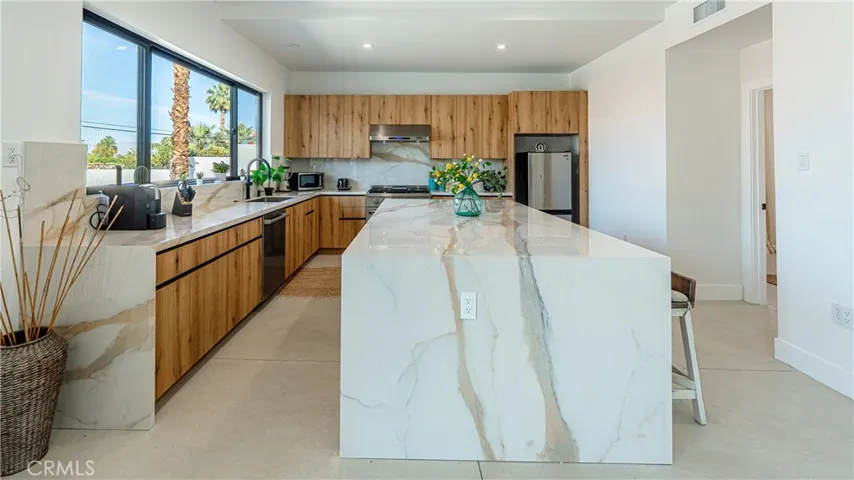 72930 Willow Street, Palm Desert, California 92260