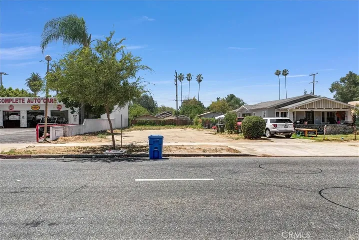 968 E Mission Boulevard, Pomona, California 91766