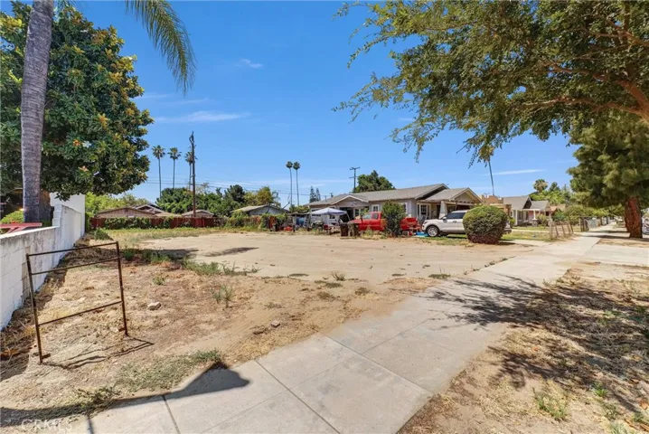 968 E Mission Boulevard, Pomona, California 91766