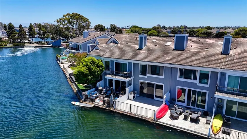 16101 Saint Croix Circle, Huntington Beach, California 92649