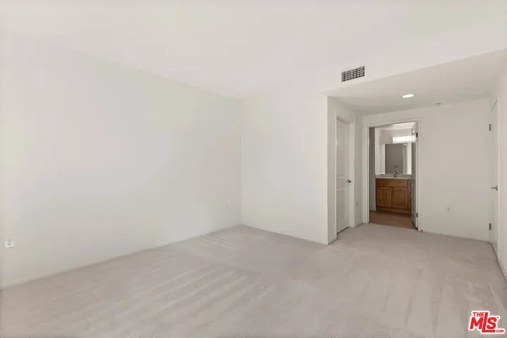 267 S San Pedro Street 213, Los Angeles, California 90012