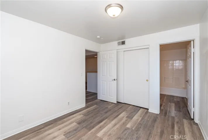 11410 Brookshire 319, Downey, California 90241