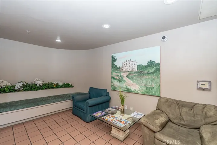 11410 Brookshire 319, Downey, California 90241