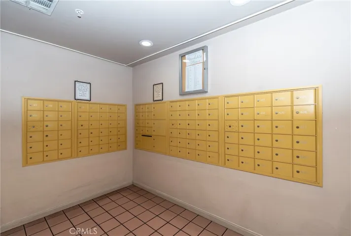 11410 Brookshire 319, Downey, California 90241
