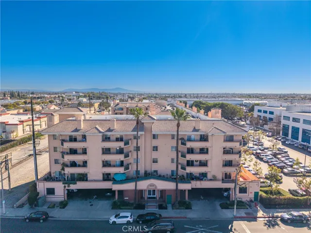 11410 Brookshire 319, Downey, California 90241