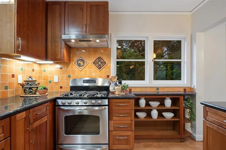 3635 Majestic Ave, Oakland, California 94605