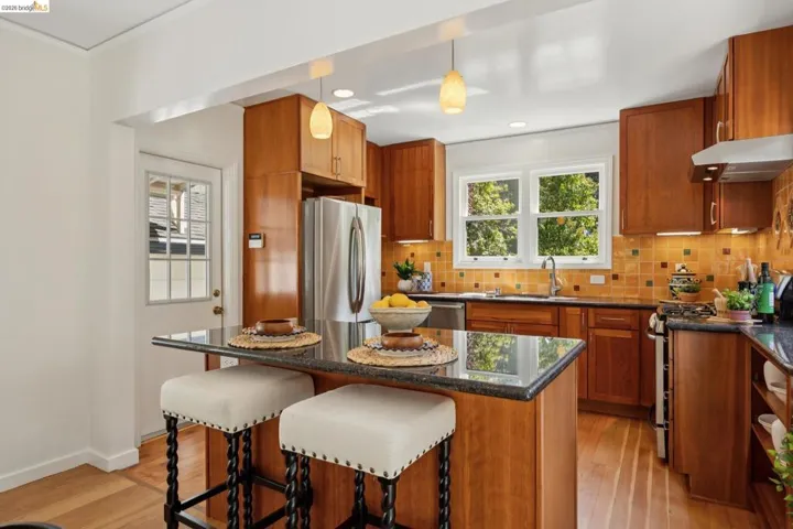 3635 Majestic Ave, Oakland, California 94605