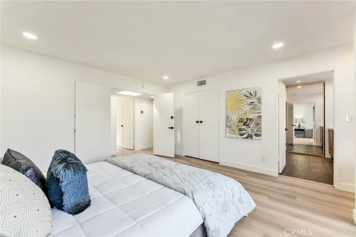 1338 Harvard C, Santa Monica, California 90404