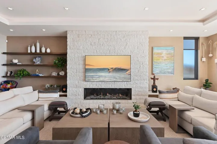 14-web-or-mls-14 - Grand Room