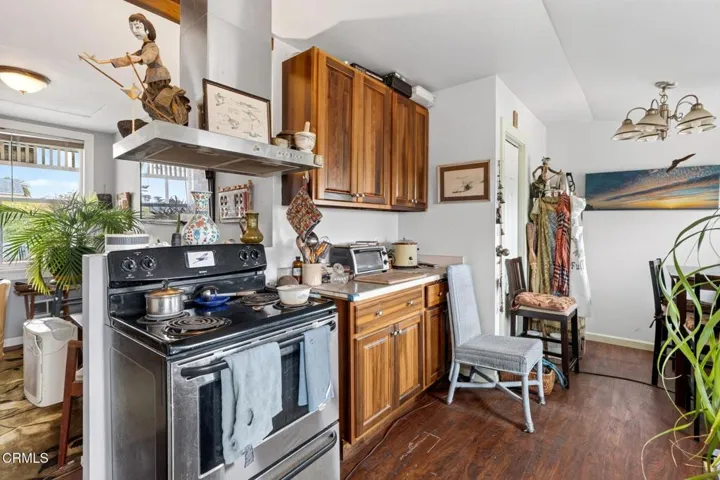 9. Unit B Kitchen