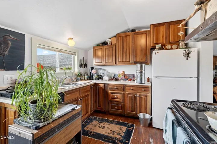 8. Unit B Kitchen