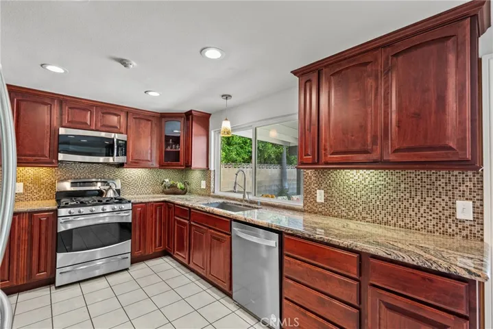 9933 Nevada, Chatsworth, California 91311 — photo 5
