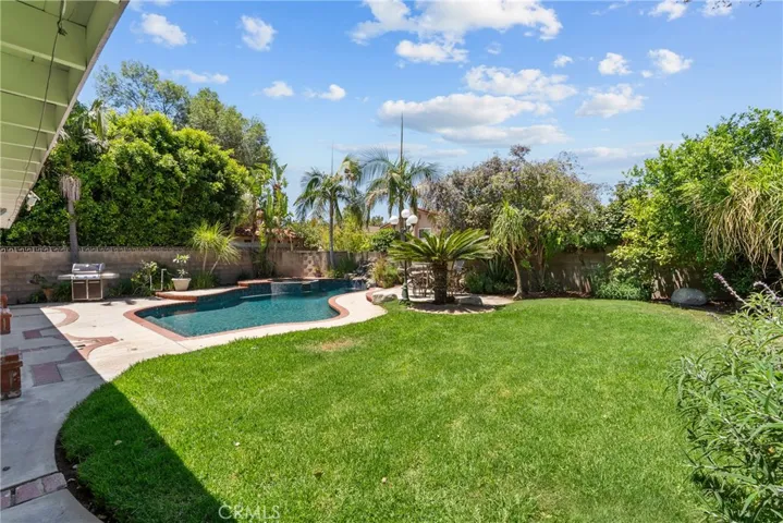 9933 Nevada, Chatsworth, California 91311