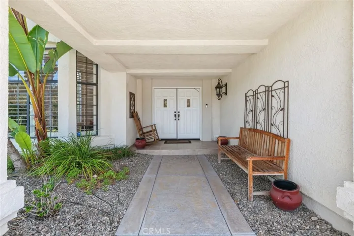 front porch/entrance