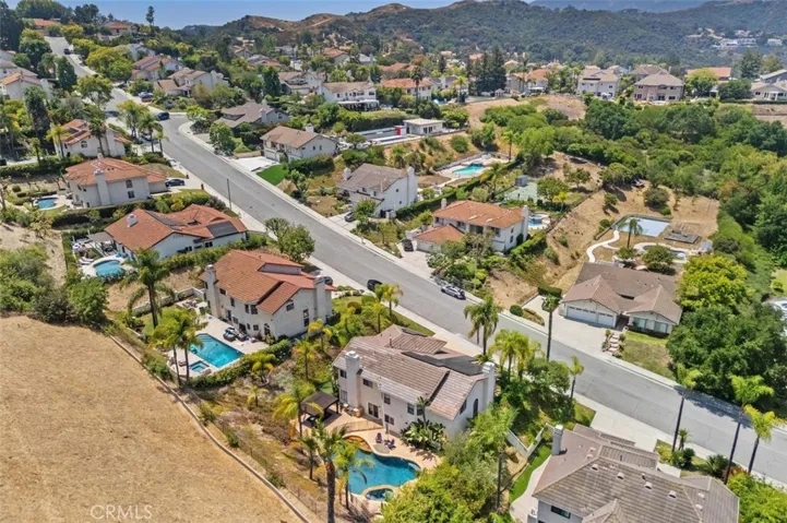 22241 Dardenne, Calabasas, California 91302