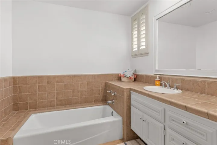 secondary bathroom