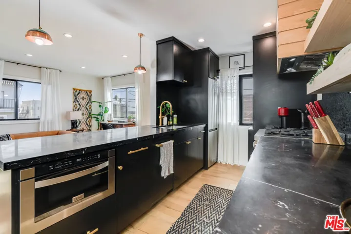 17 Sunset Avenue 4, Venice, California 90291
