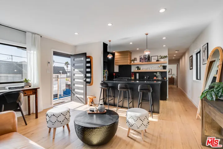 17 Sunset Avenue 4, Venice, California 90291