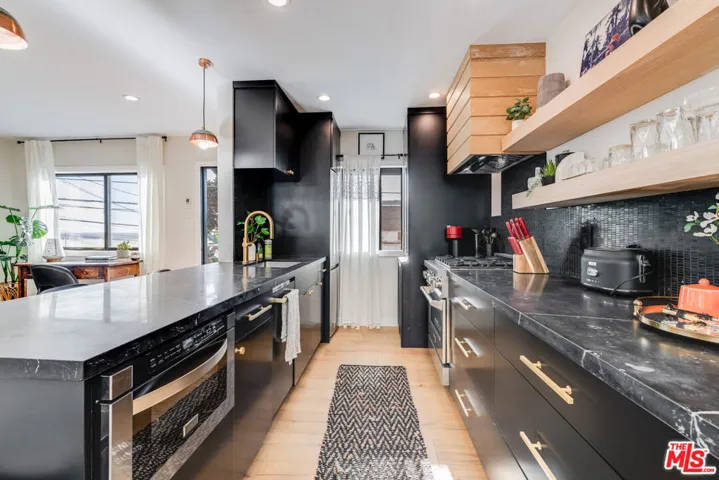 17 Sunset Avenue 4, Venice, California 90291