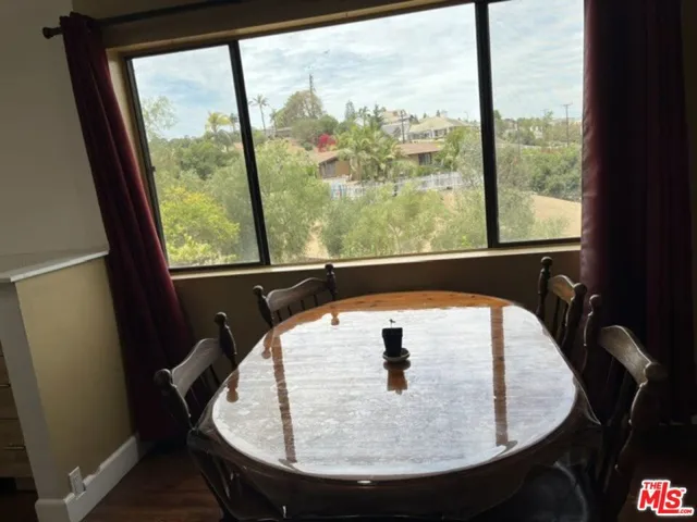 Breakfast Dining Area