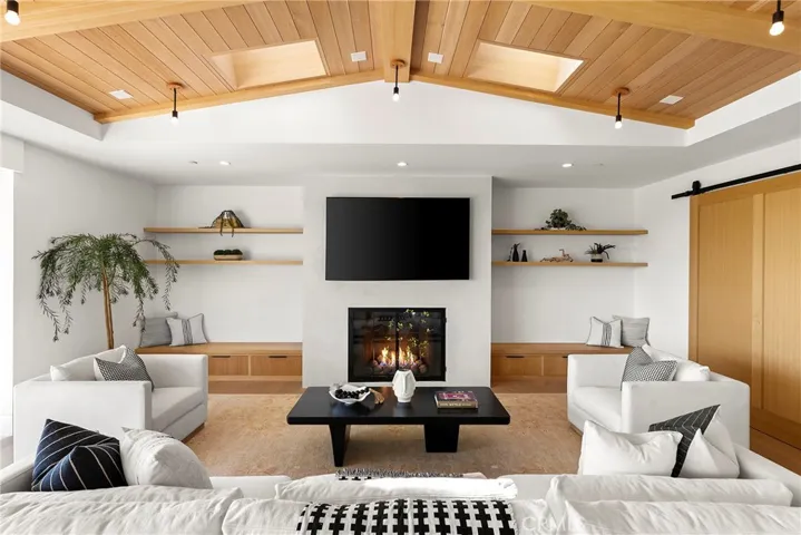 4607 Dorchester Road, Corona Del Mar, California 92625