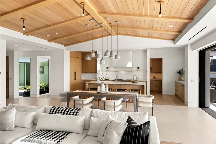 4607 Dorchester Road, Corona Del Mar, California 92625