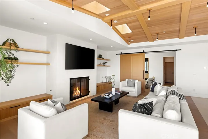 4607 Dorchester Road, Corona Del Mar, California 92625