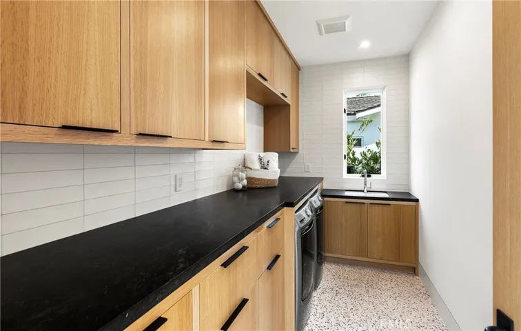 4607 Dorchester Road, Corona Del Mar, California 92625
