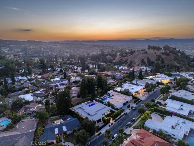 17977 Medley Drive, Encino, California 91316