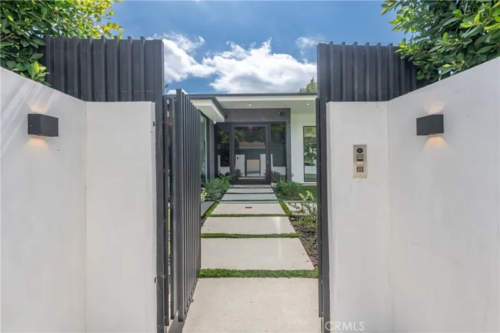 17977 Medley Drive, Encino, California 91316 — photo 5
