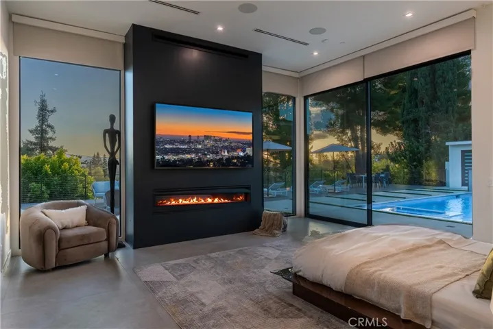 17977 Medley Drive, Encino, California 91316