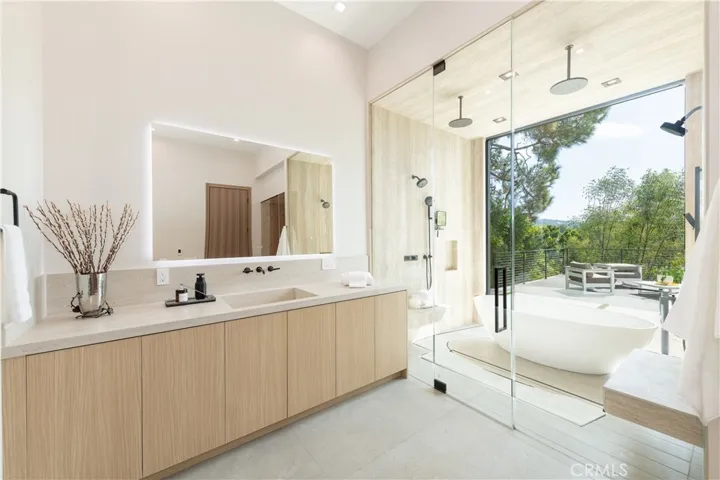 17977 Medley Drive, Encino, California 91316