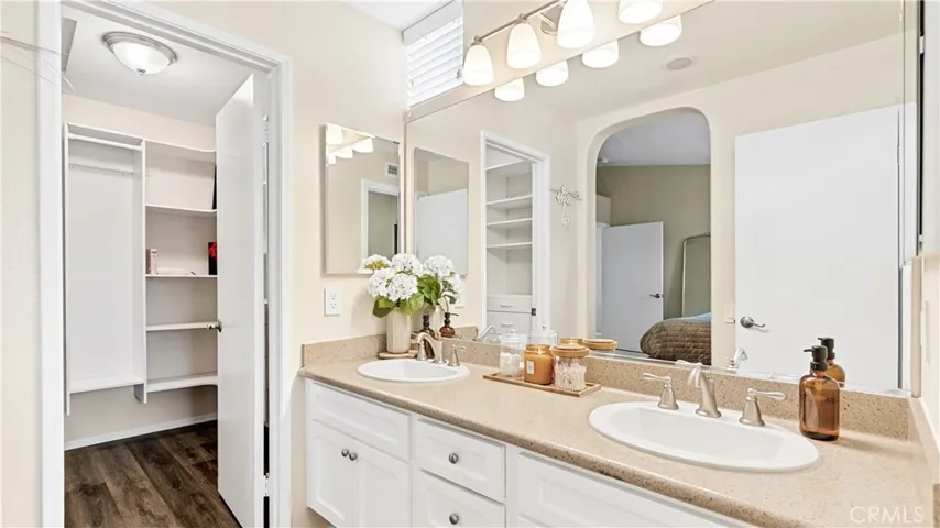 Dual Vanity