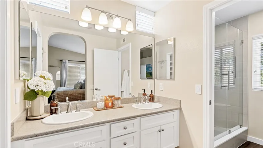 Dual Vanity