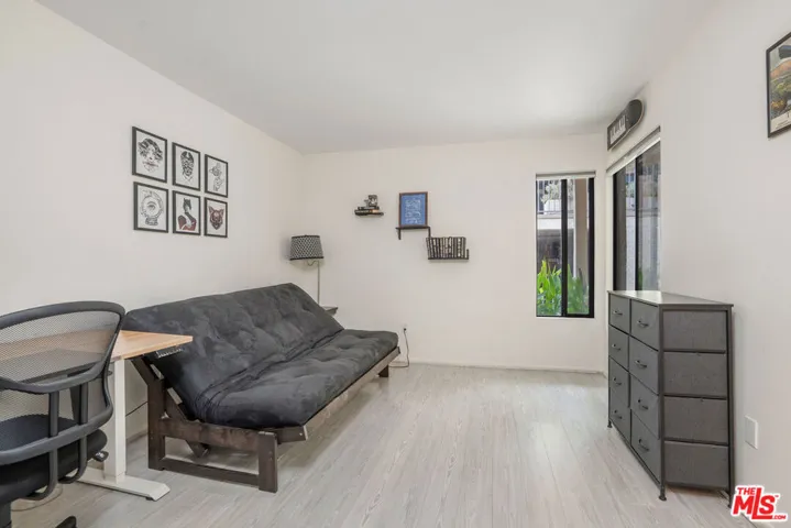 1942 Grace Avenue 217, Los Angeles, California 90068