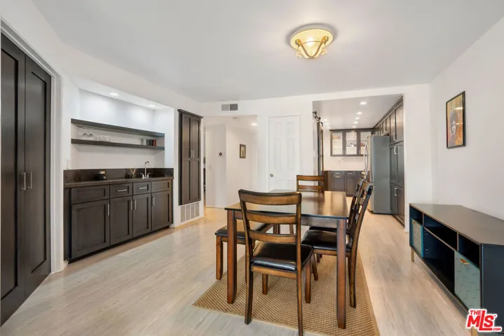 1942 Grace Avenue 217, Los Angeles, California 90068