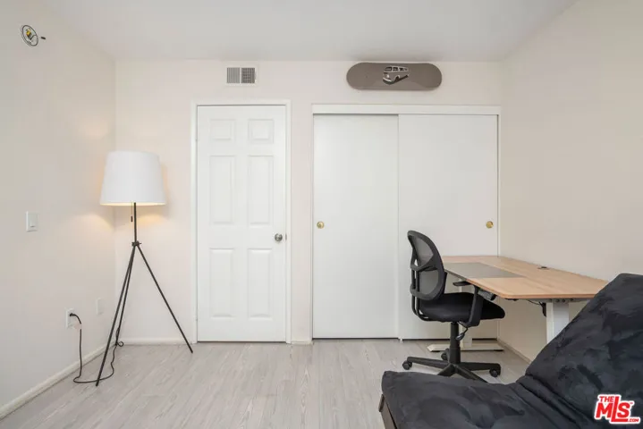 1942 Grace Avenue 217, Los Angeles, California 90068