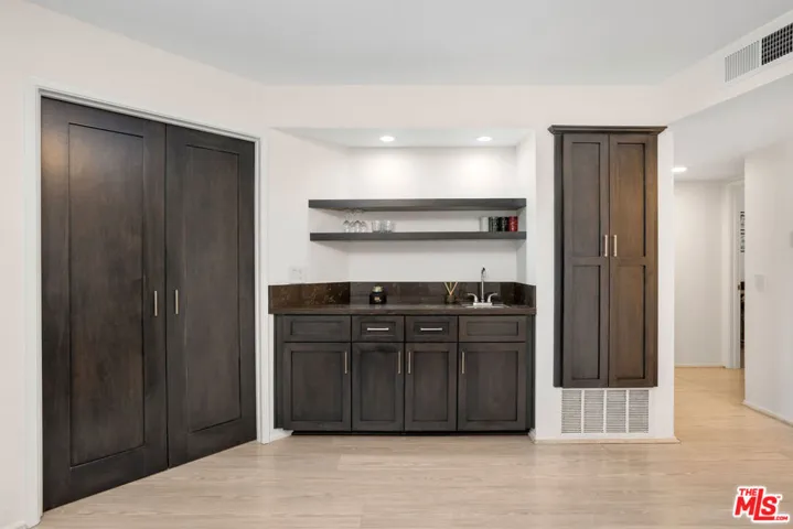 1942 Grace Avenue 217, Los Angeles, California 90068