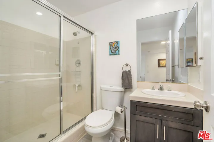 1942 Grace Avenue 217, Los Angeles, California 90068