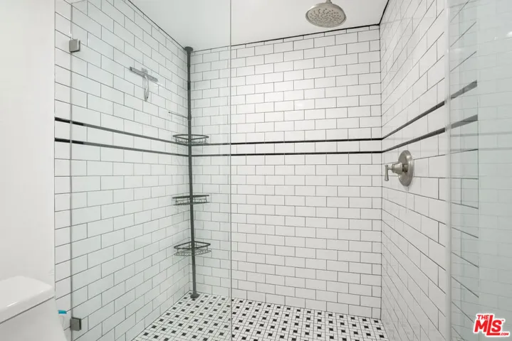 1942 Grace Avenue 217, Los Angeles, California 90068