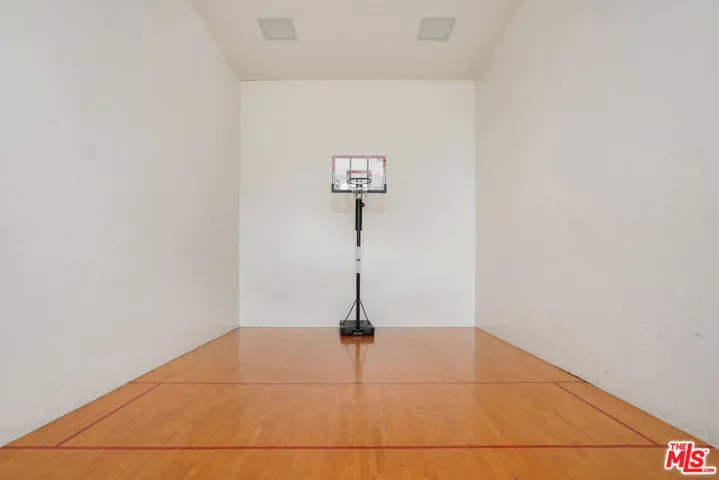 1942 Grace Avenue 217, Los Angeles, California 90068