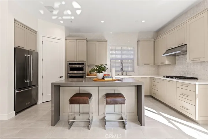 117 Petunia, Irvine, California 92618