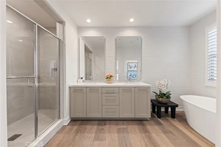 117 Petunia, Irvine, California 92618