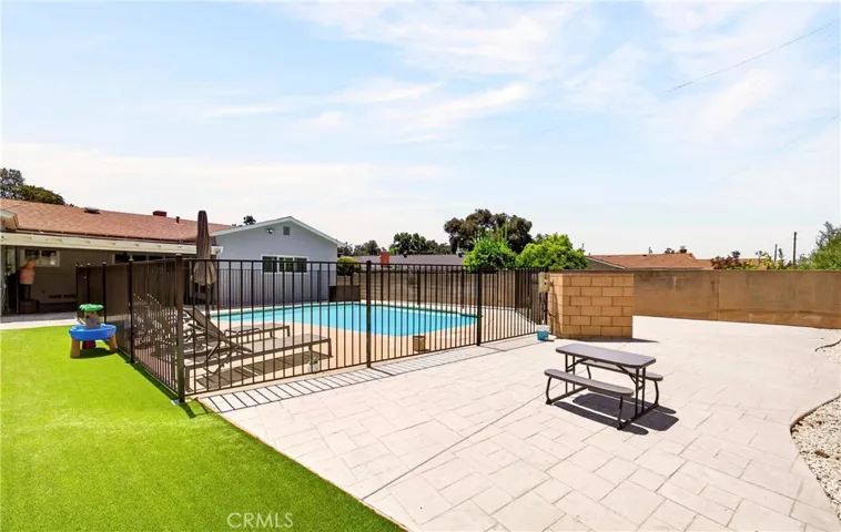 3837 Shelter Grove, Claremont, California 91711