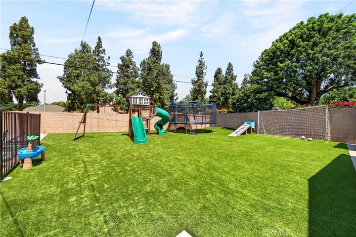 3837 Shelter Grove, Claremont, California 91711