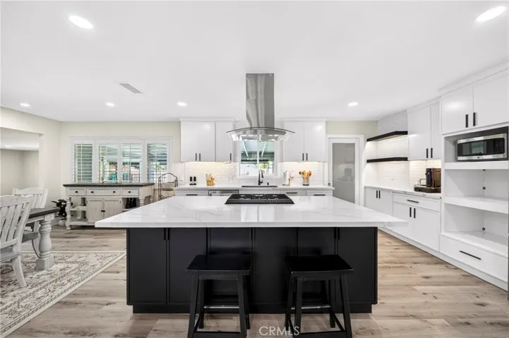 Minor virtual staging