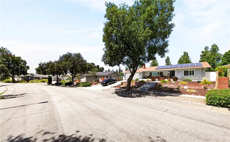 3837 Shelter Grove, Claremont, California 91711